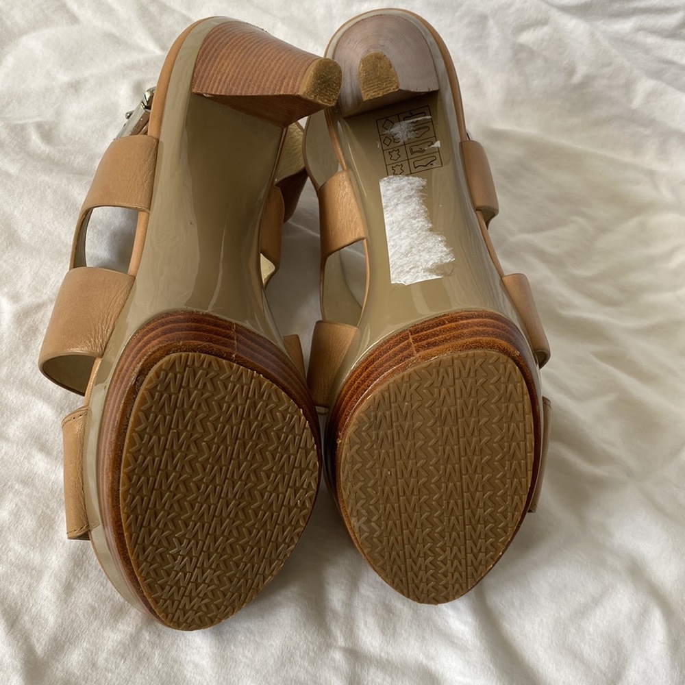 Michael Kors Tan Platform Pumps Size 8 - Picture 6 of 9